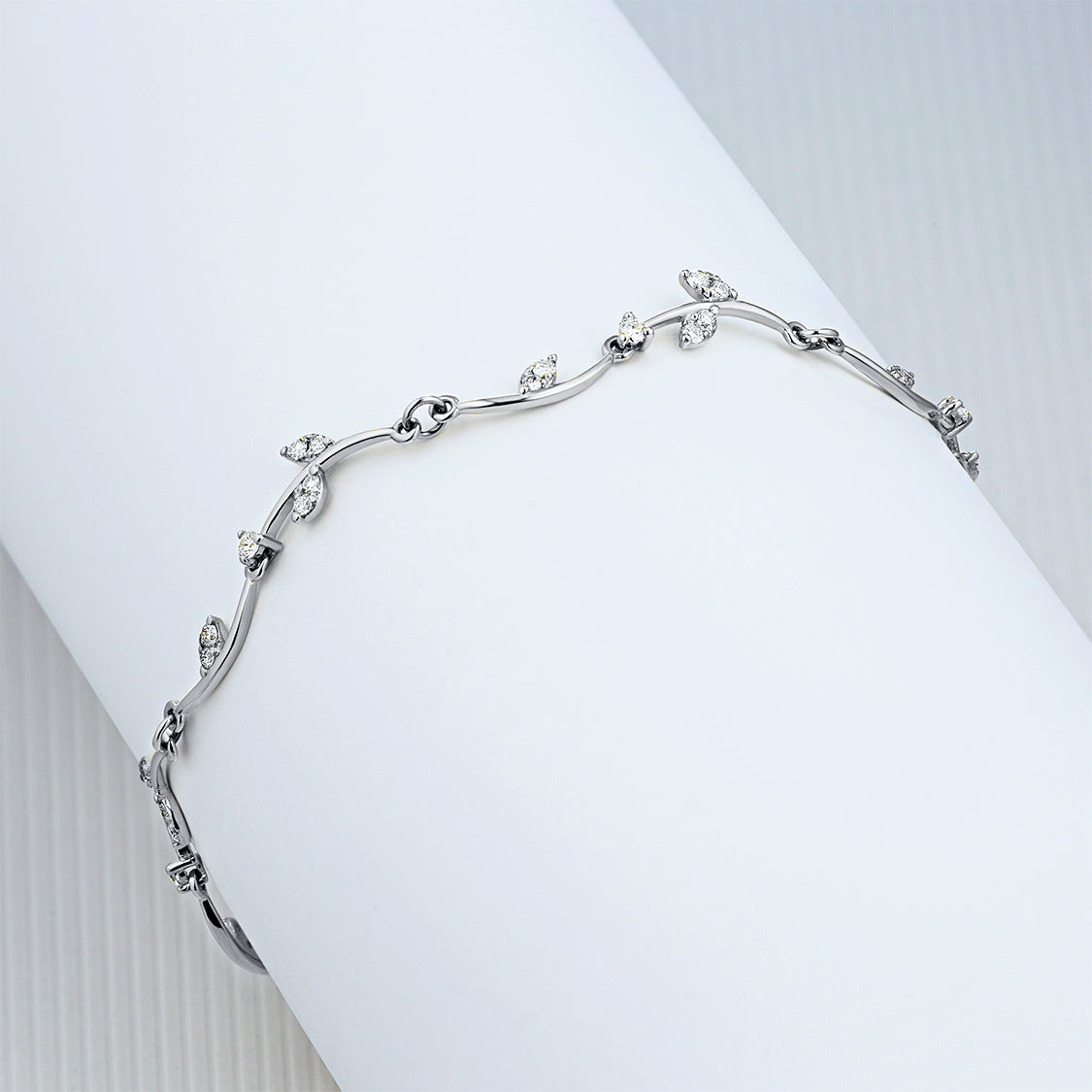 14K White Gold Bracelet with 34 Round-Cut Lab-Created Diamonds 0.399 CT.TW